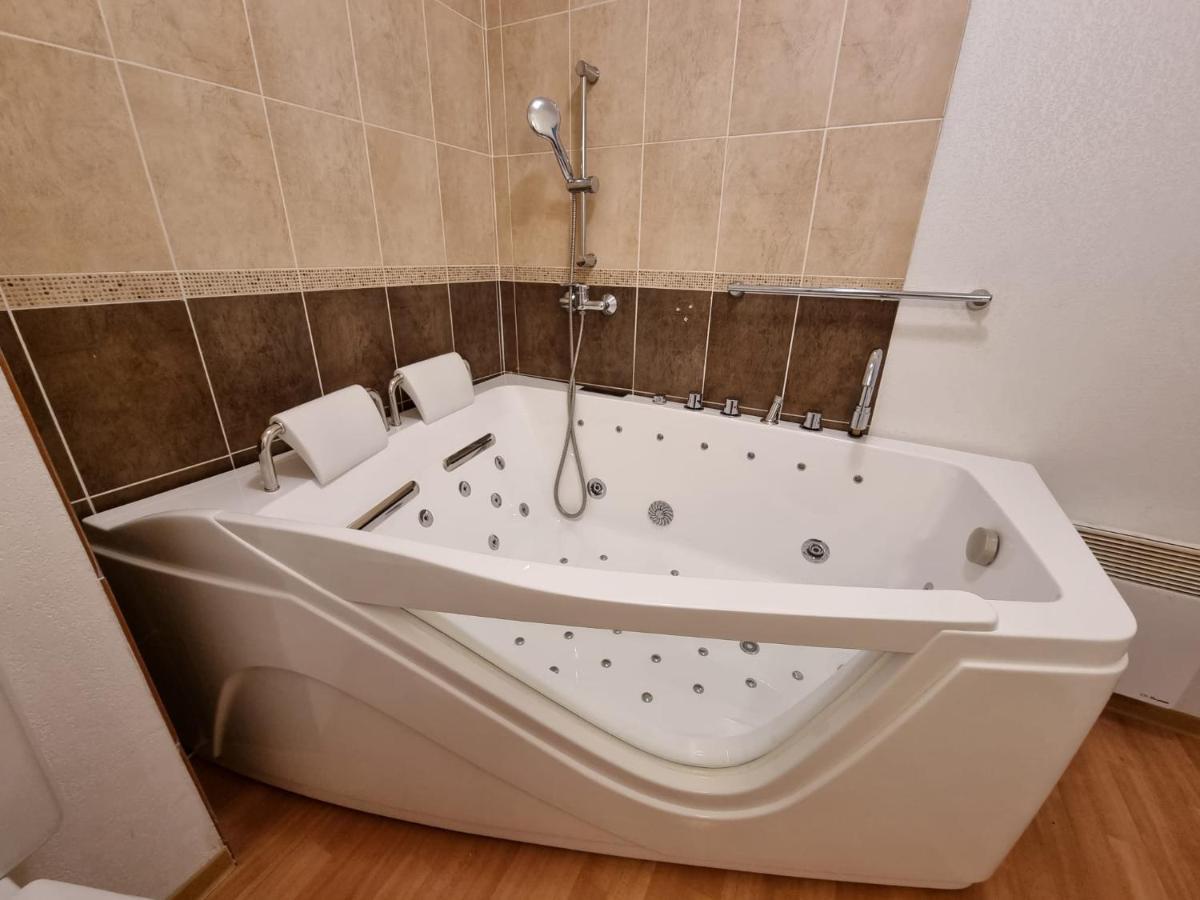 Les Orres 1800 Appartement 4 P Jacuzzi Balneo Prive Vue Piste Piscine Residence المظهر الخارجي الصورة